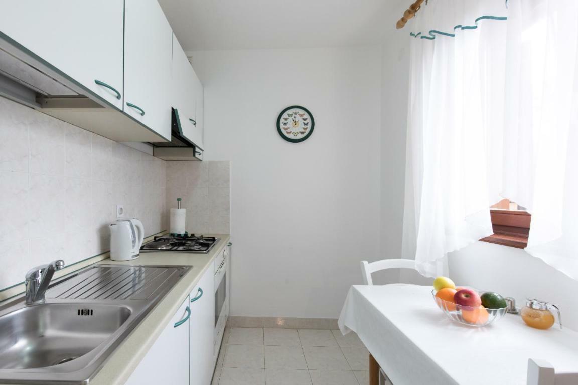 Calista Apartment